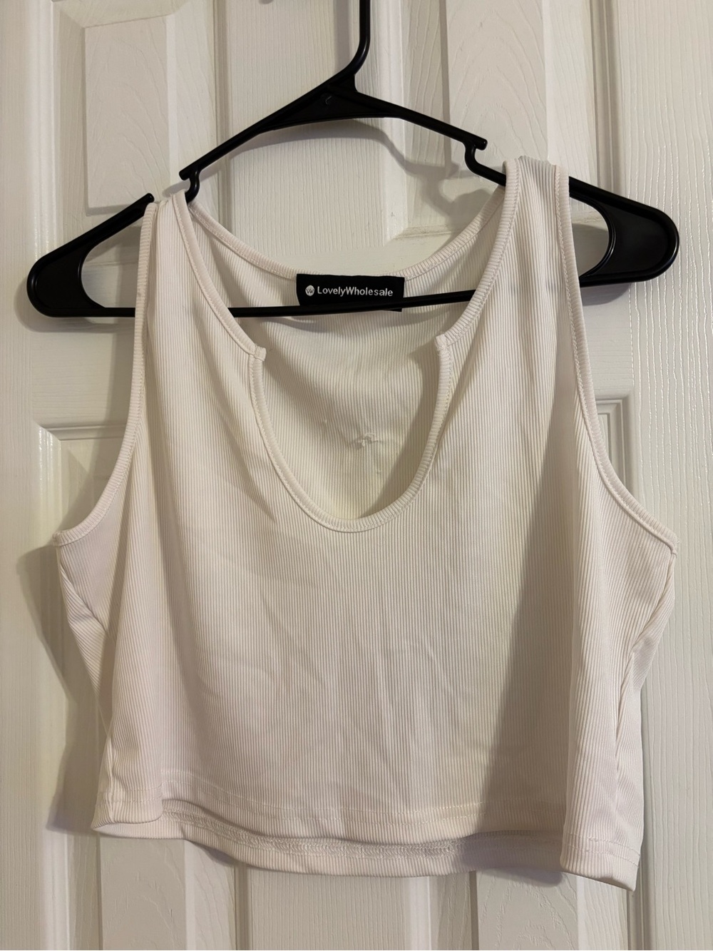 LovelyWholesale White Cropped Tank Top / Sleeveless Top XL
